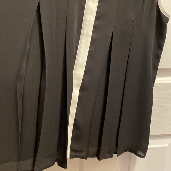 Pleated blouse - Picture 5 of 5